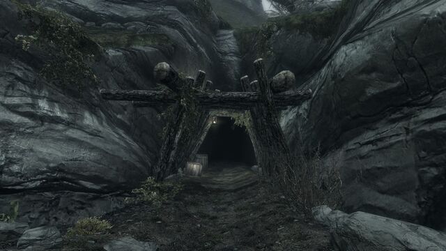 File:Soljunds sinkhole.jpg