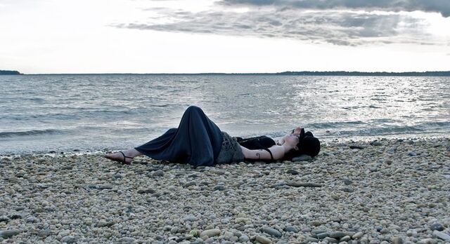 File:LizBeachLying.jpg