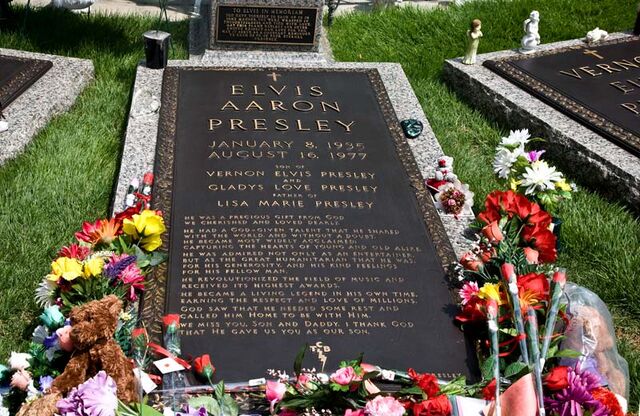File:Grave0206-1aa800.jpg