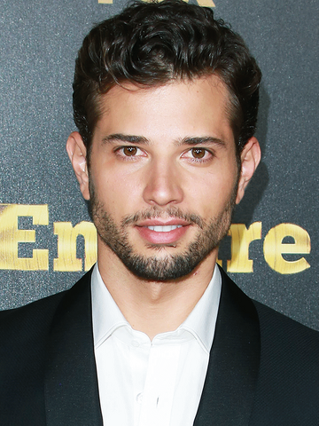 File:Rafael-de-la-fuente sc 768x1024.png
