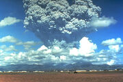 Pinatubo91eruption plume.jpg