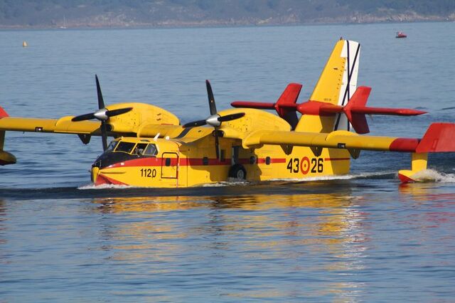 File:Canadair CL-215T.jpg