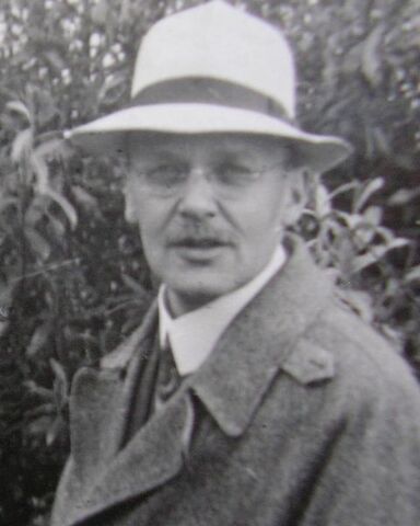 File:480px-Geiger,Hans 1928.jpg