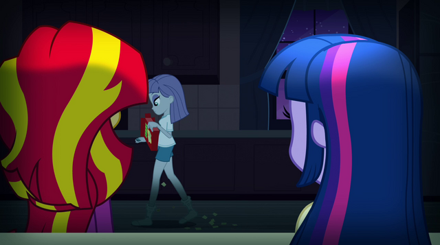 Arquivo:Maud walks off with Boulder EG2.png