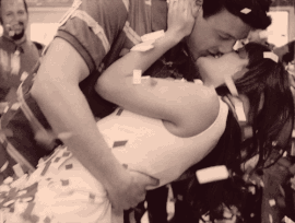 Finn-and-Rachel-3-finn-and-rachel-30890875-500-377.gif