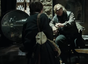 Crouch-Moody habla con Harry.png