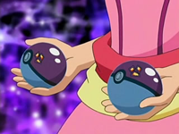 EP518 Poké Balls con sellos.png