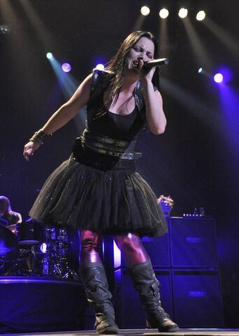 File:Amy-lee-1328727786.jpg