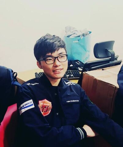 檔案:Faker facebook.jpg