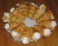 Metro-CreamHorns