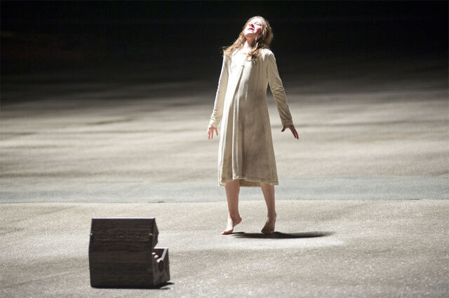 File:Natasha-Calis-in-The-Possession-2012-Movie-Image1.jpg