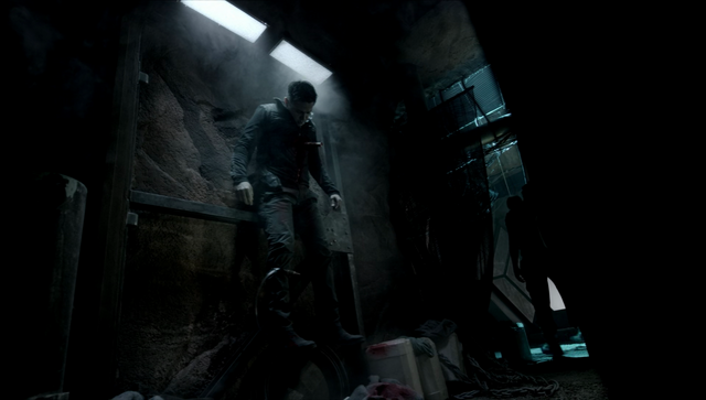 File:S01E03-Havelock hangs 01.png
