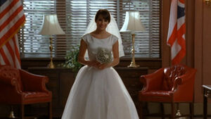 13e71 rachel-berry-wedding-dress-glee.jpg