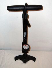 Standpumpe mit Manometer