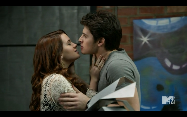 File:1x02 Karma & Liam02.png