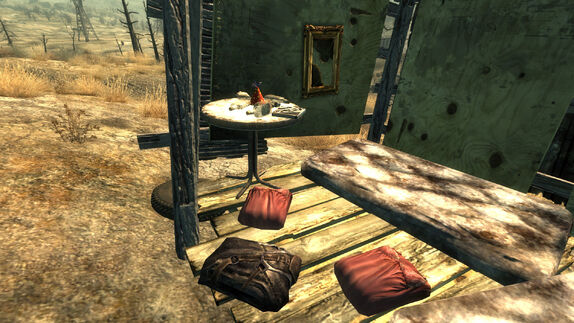 File:Wastelander holotape and gear.jpg