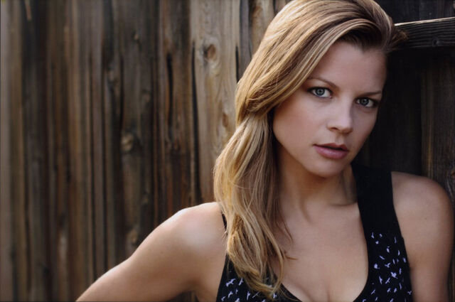 File:Stephanie Lemelin.jpg