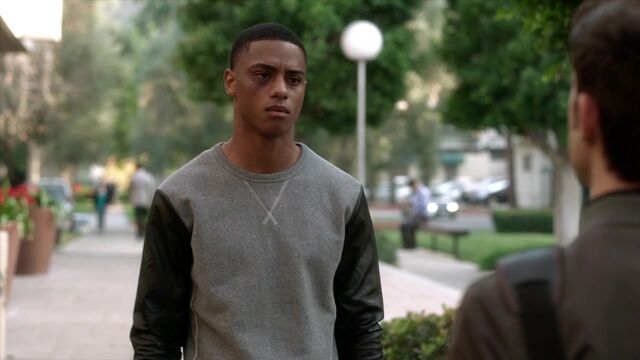 File:Famous.in.Love.S01E01.720p.HDTV.x264-FLEET 0467.jpg