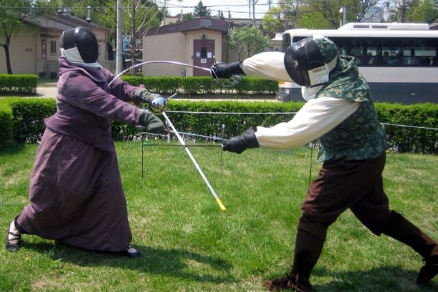 File:Robert Fencing with Isabeau.jpg