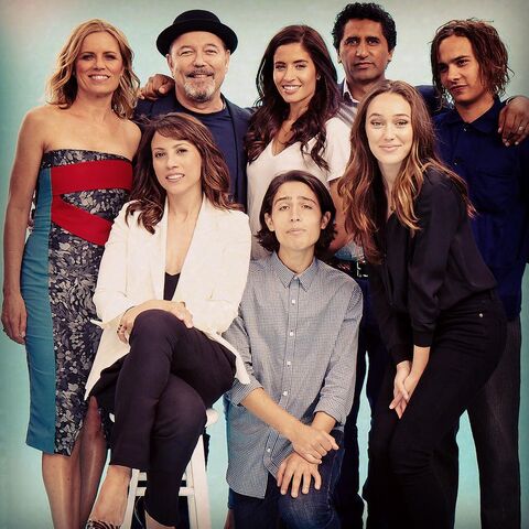 File:FTWD Cast 22-8-15.jpg