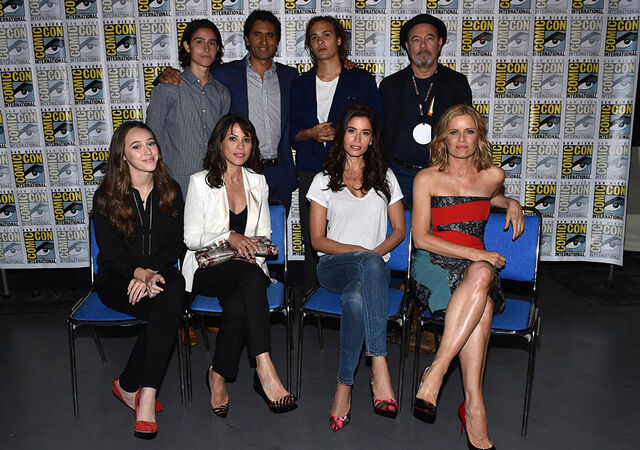File:FTWD Cast SDCC2015.jpg