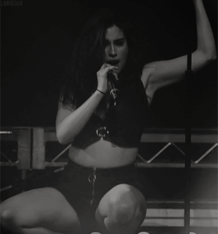 File:Lauren sexbomb.gif