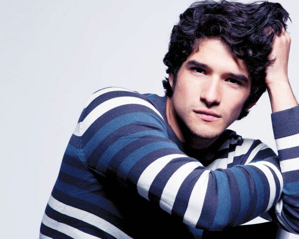 File:Tyler-Posey-tyler-posey-31020650-1280-1024.jpeg