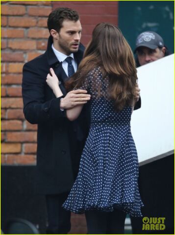 File:Fifty-shades-darker-set-photo-32.jpg