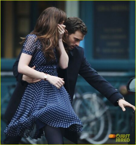 File:Fifty-shades-darker-set-photo-19.jpg
