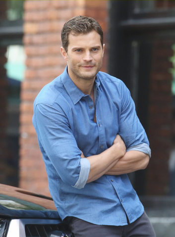 File:Jamie Dornan Filming 2016.png