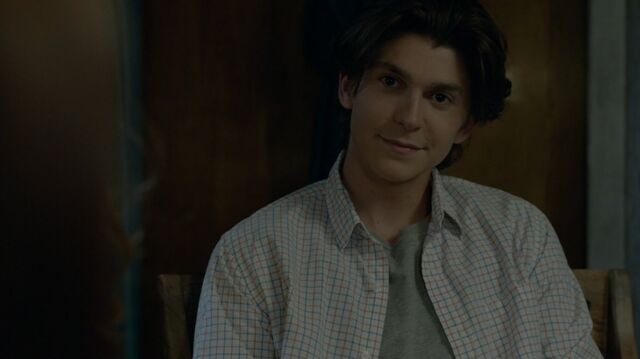 File:1x02 63 Gabe.jpg