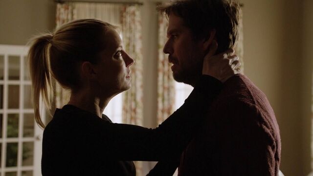 File:2x01 41 Elizabeth, David.jpg