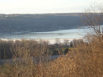 800px-CayugaLake