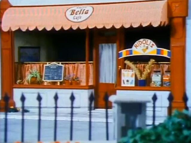 File:Bella's café.jpg