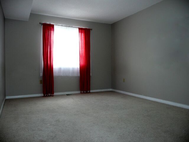 File:Spare-Room-1.jpg