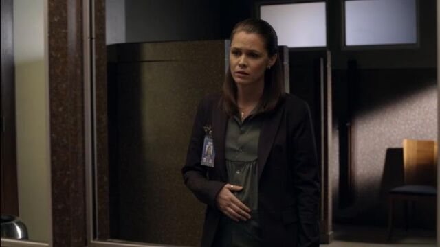 File:1x20 Maternal Janis Breaks Faith.jpg