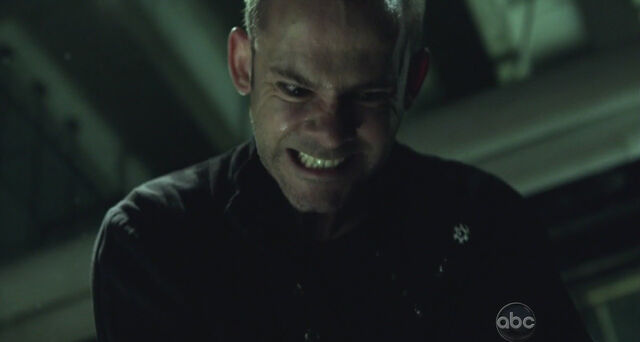 File:1x06 SimonFlash.jpg