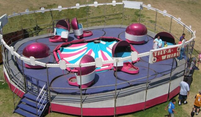 File:TiltAWhirl.jpg
