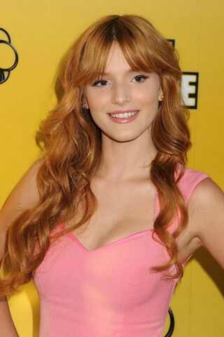 File:Bella-thorne-2012-LetItShine-premiere.jpg