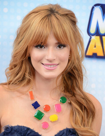 File:Bella-thorne-1388761072.jpg