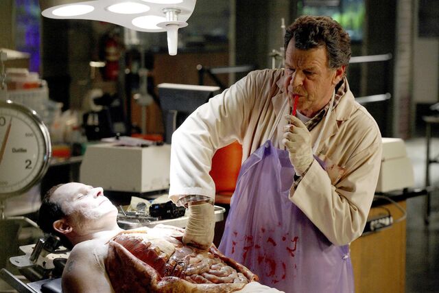 Файл:Fringe-2x01-004.jpg