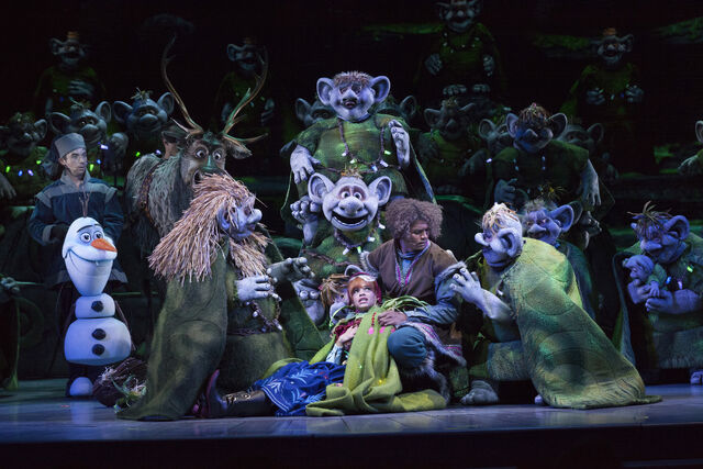 Archivo:Frozen Hyperion Live 01.jpg