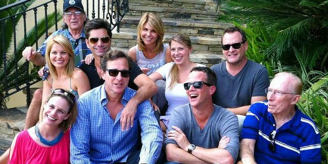 File:Cast.jpg