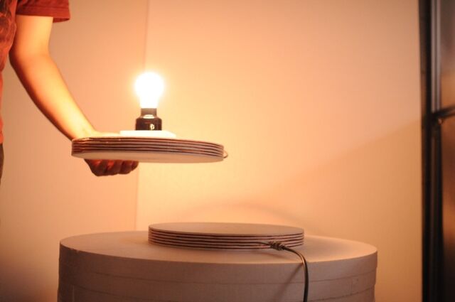 File:Wirelesselectricity2.jpg