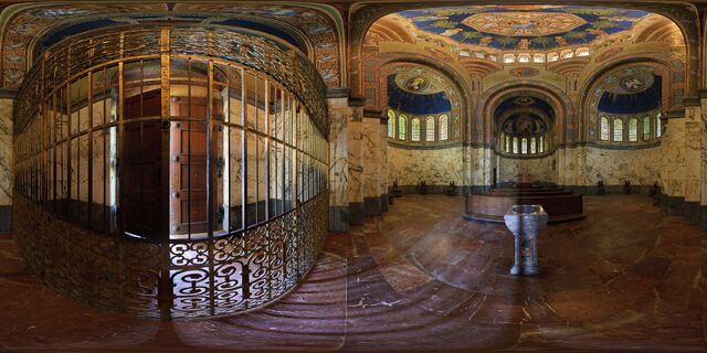 File:Berg-votivkapelle interior.jpg