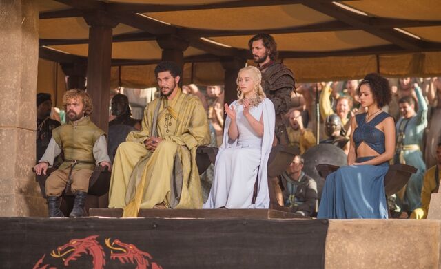 Dosya:Dany Tyrion Hizdahr Daario Missandei.jpg