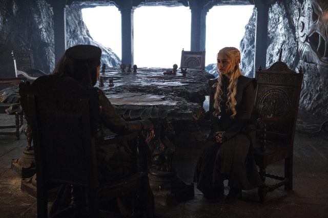 File:Olenna Daenerys.png