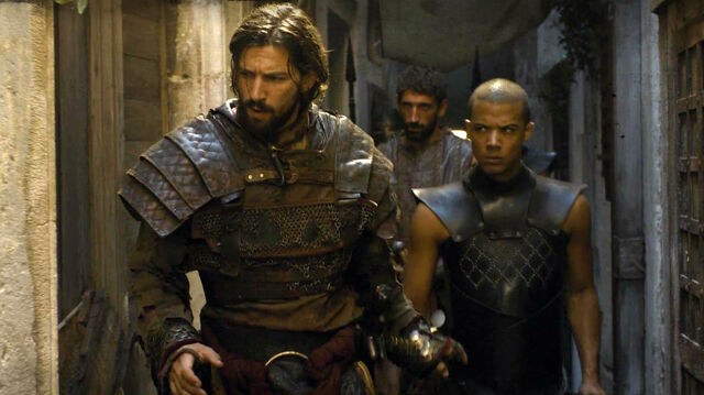 File:Daario-and-greyworm-s5e2.jpg