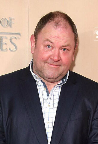 File:Mark Addy 2016 premiere.jpg