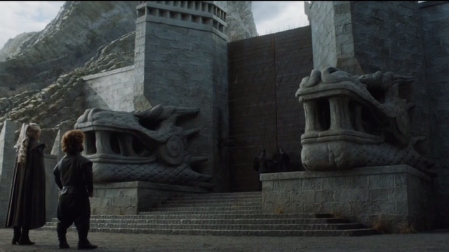 File:Dragonstone-gates.png